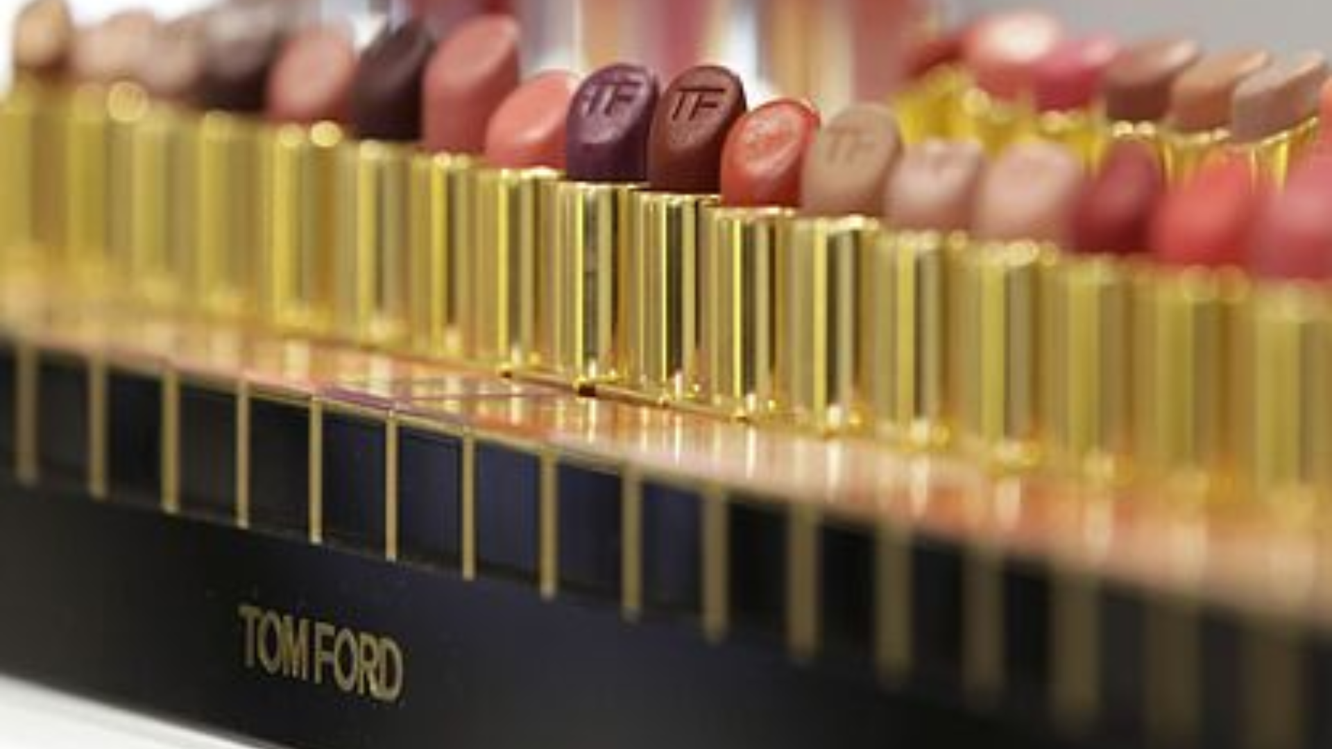 Estée Lauder agrees to buy Tom Ford by 2,8 trillion dollars