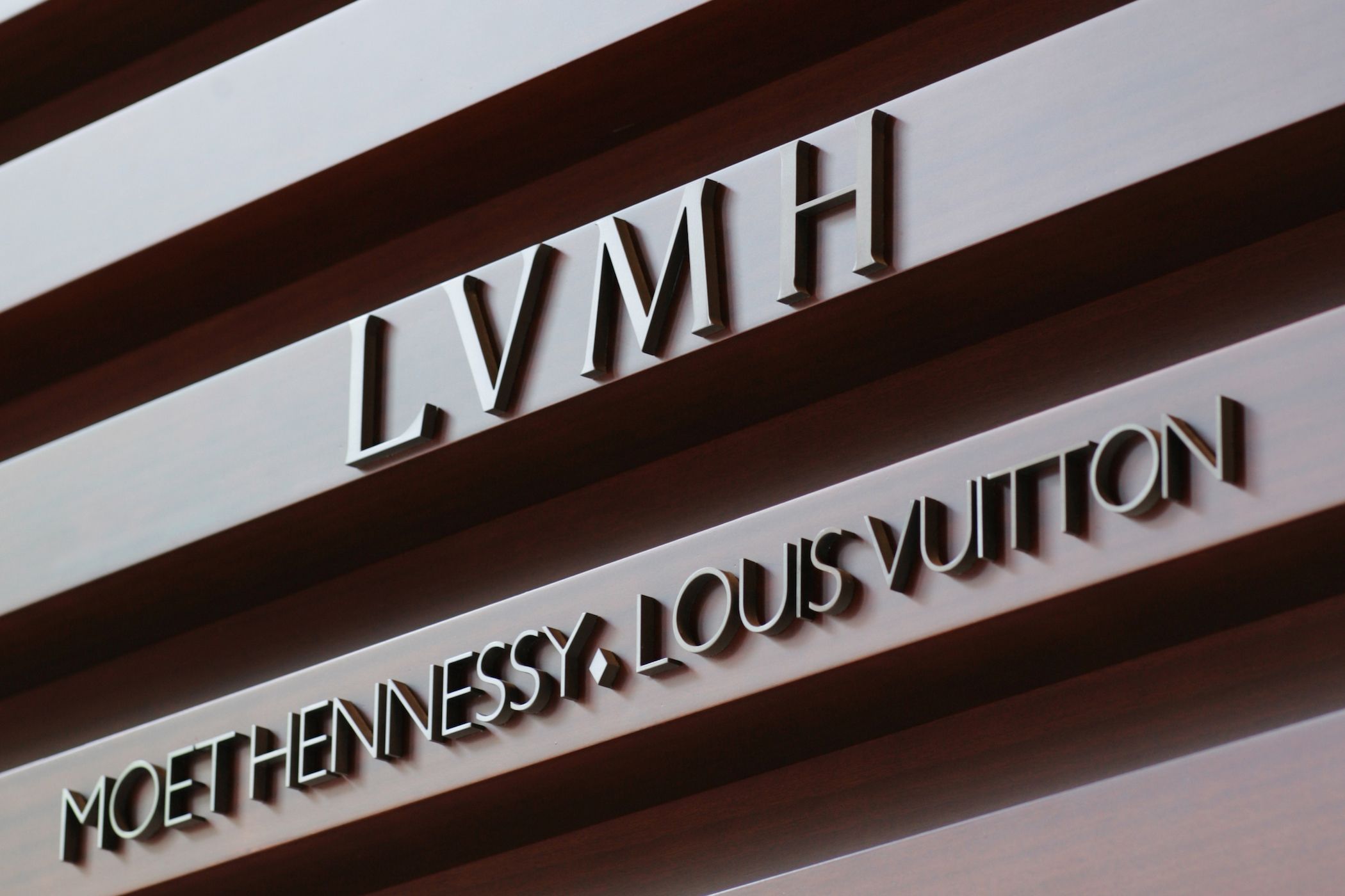 LVMH incrementa su beneficio en un 30% los primeros seis meses del 2023