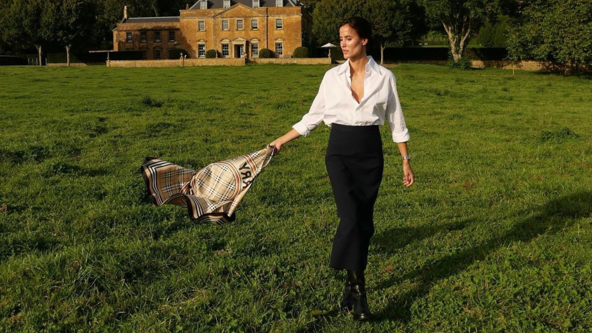 Imagen de la campaña de Burberry de Alex Riviere 