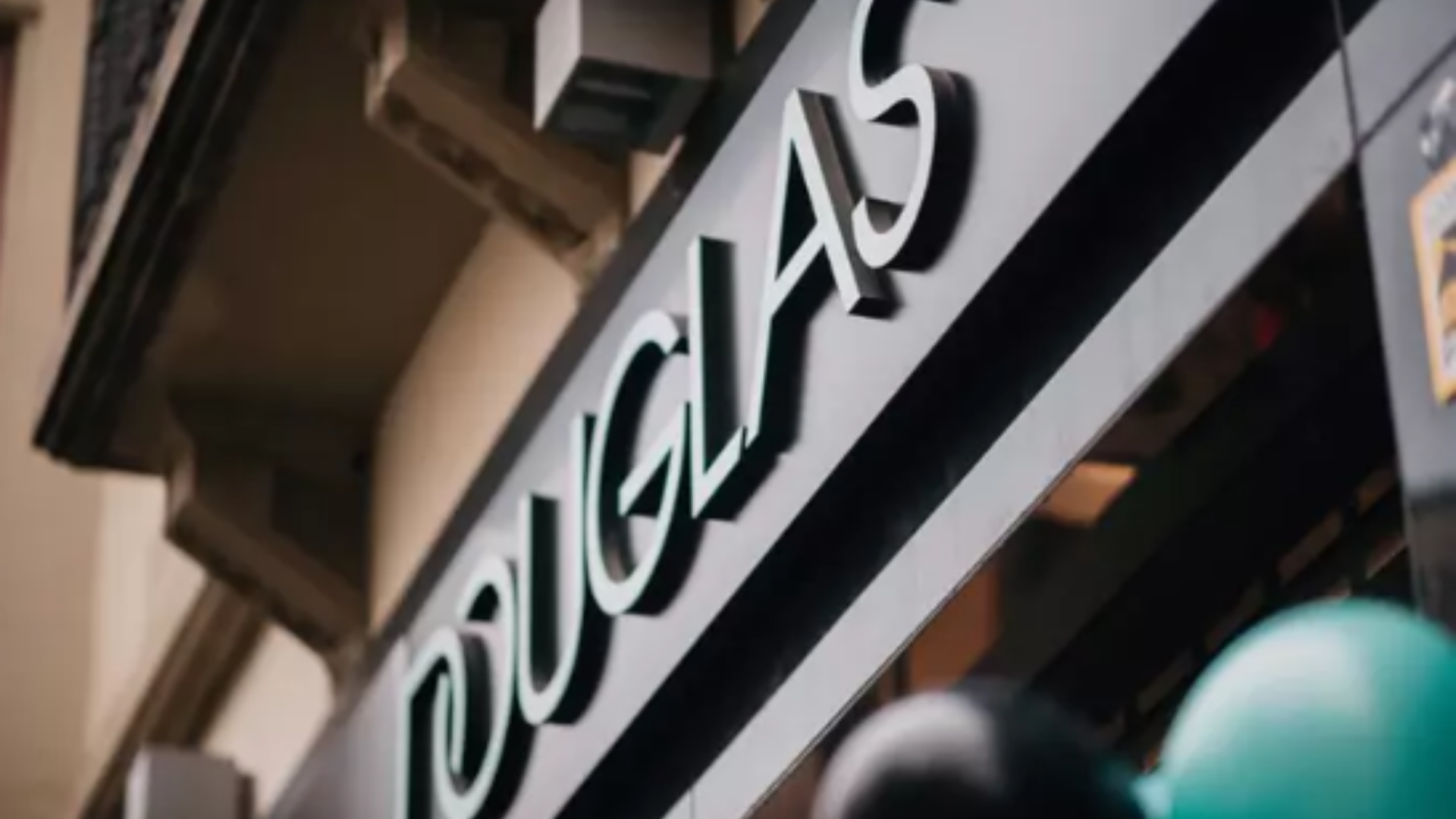 Douglas 